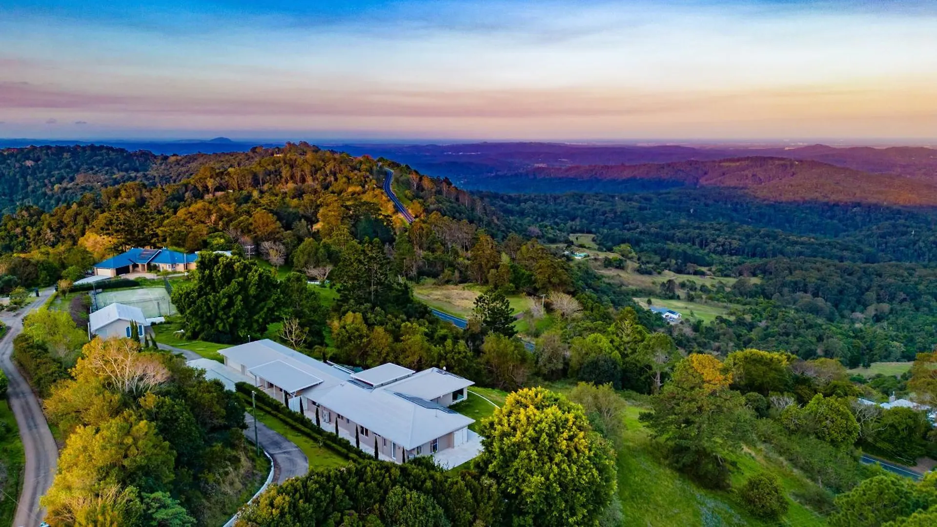 Sky High Luxury Estate Villa Balmoral Ridge