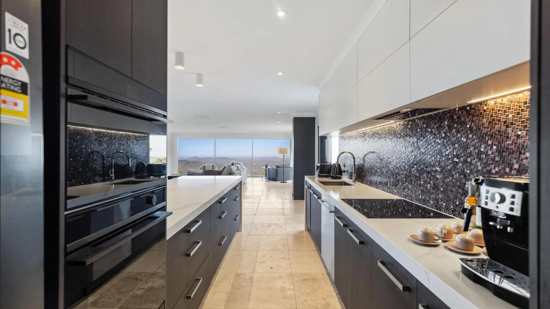 Sky High Luxury Estate Villa Balmoral Ridge 0*,  Australia