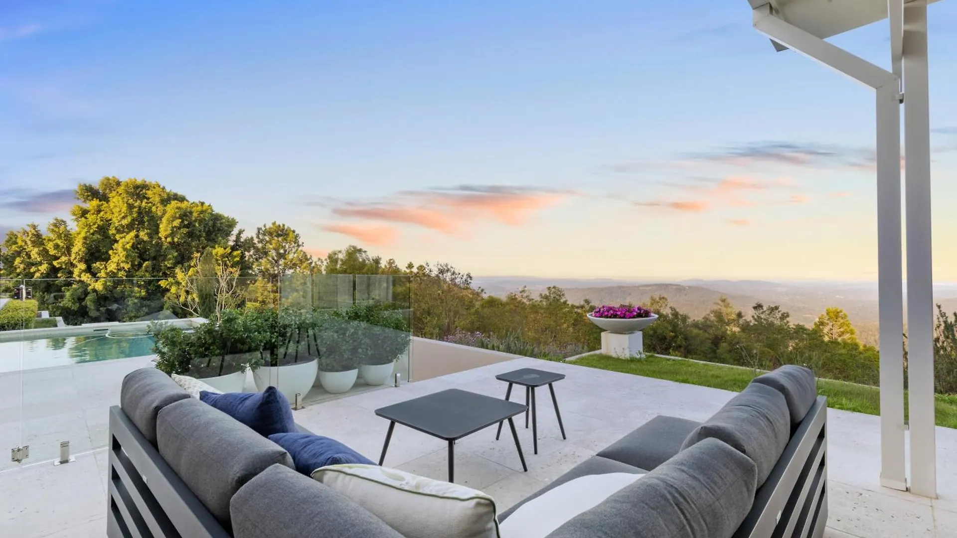 Sky High Luxury Estate Villa Balmoral Ridge Holiday home